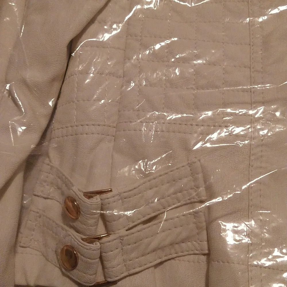 Jacket - Picture 16 of 16